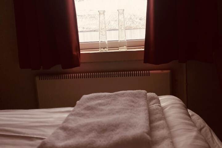 Room 6 of 44
