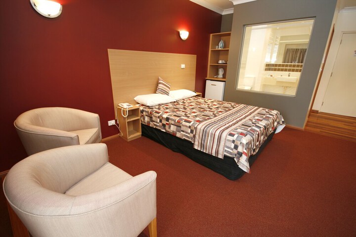 Room 3 of 54