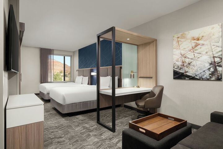 Room 4 of 31