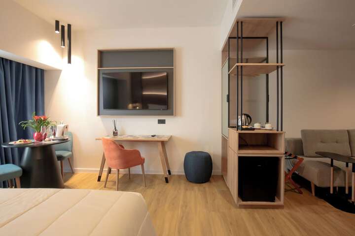 Room 58 of 146