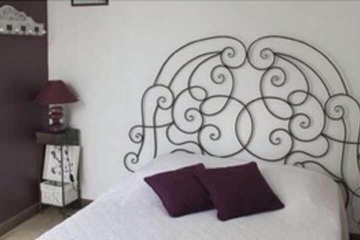 Room 6 of 11
