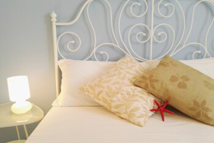 Room 28 of 32