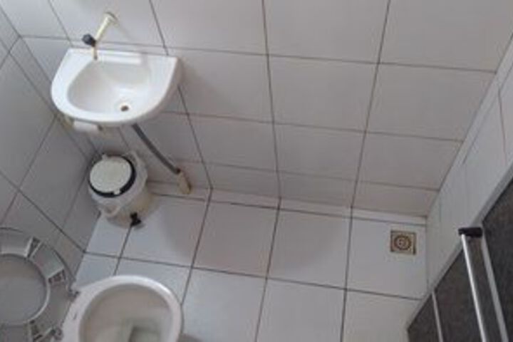 Room 13 of 189