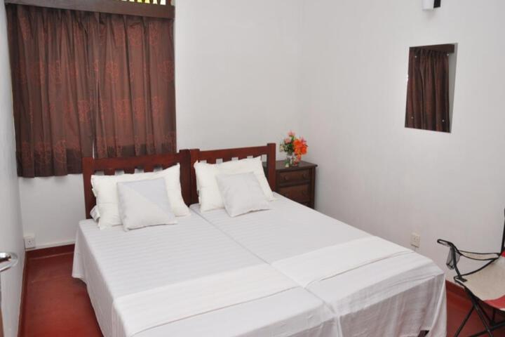 Room 6 of 6