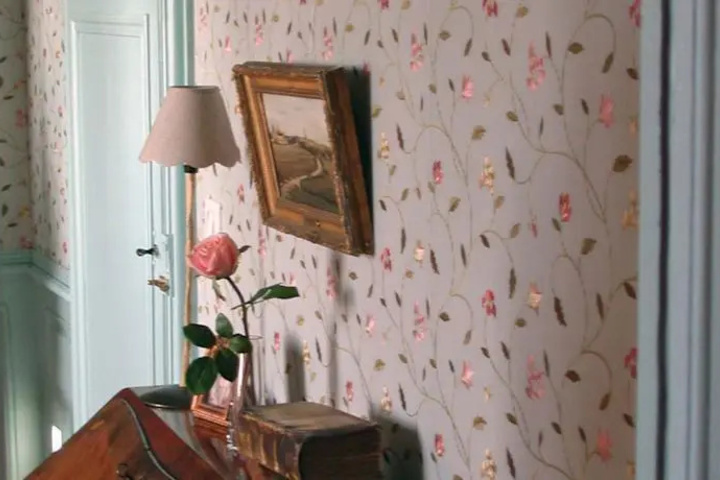 Room 2 of 12