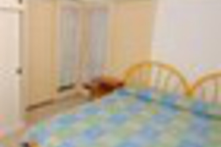 Room 8 of 30