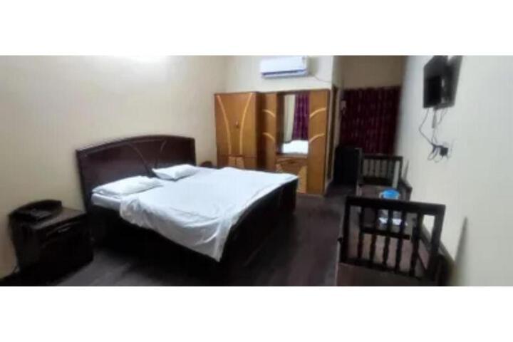 FabHotel Maharaja Palace
