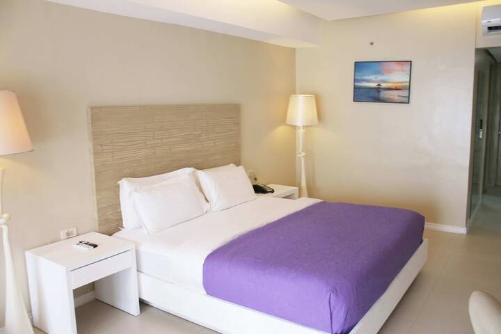 Room 26 of 211