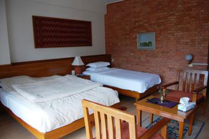 Room 11 of 27