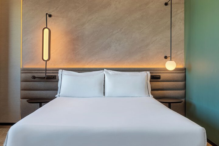 Room 42 of 110