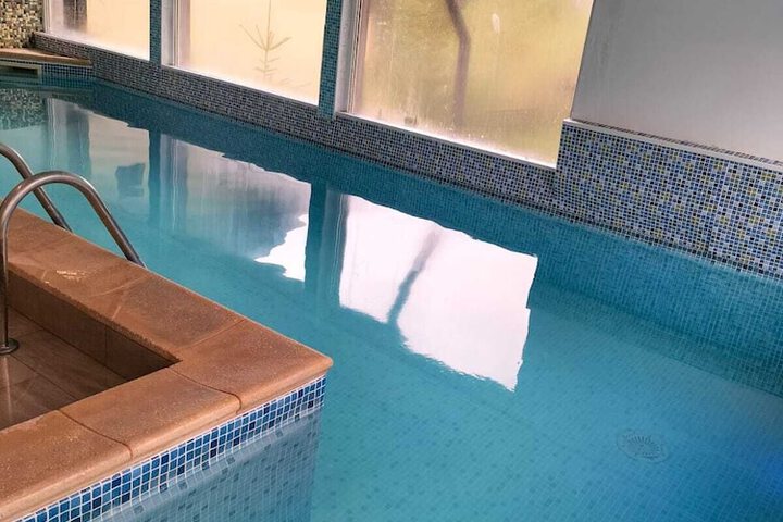 Pools & Facilities