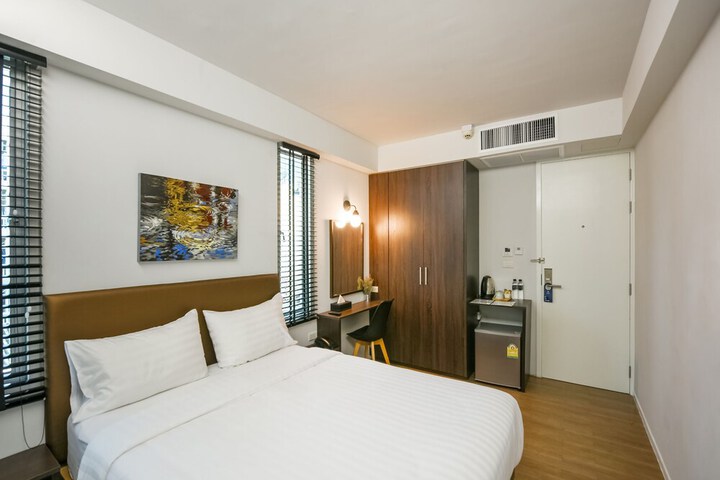 Room 6 of 26