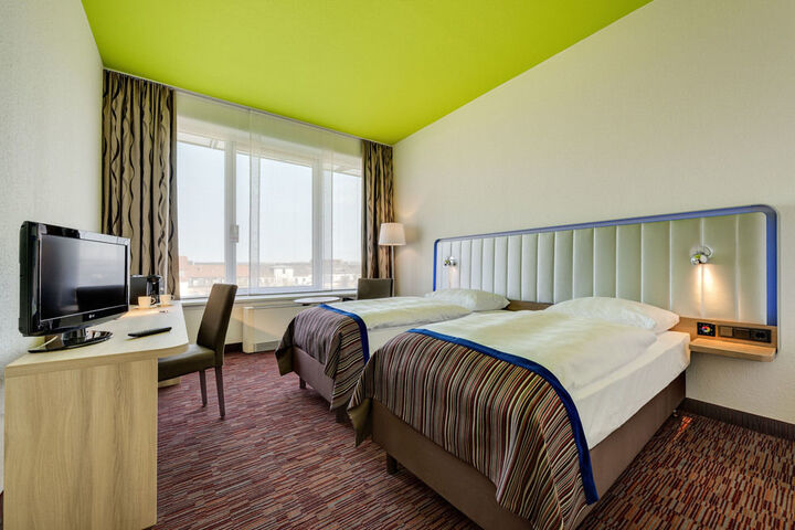 Room 4 of 26