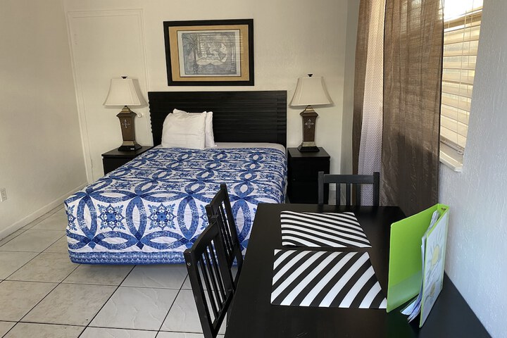 Basic Double Bed (12 of 20)