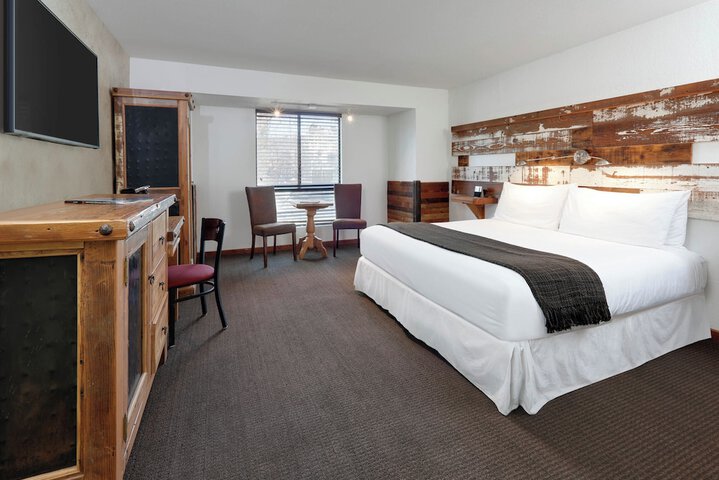 Room 5 of 26