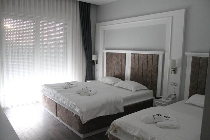 Room 13 of 65