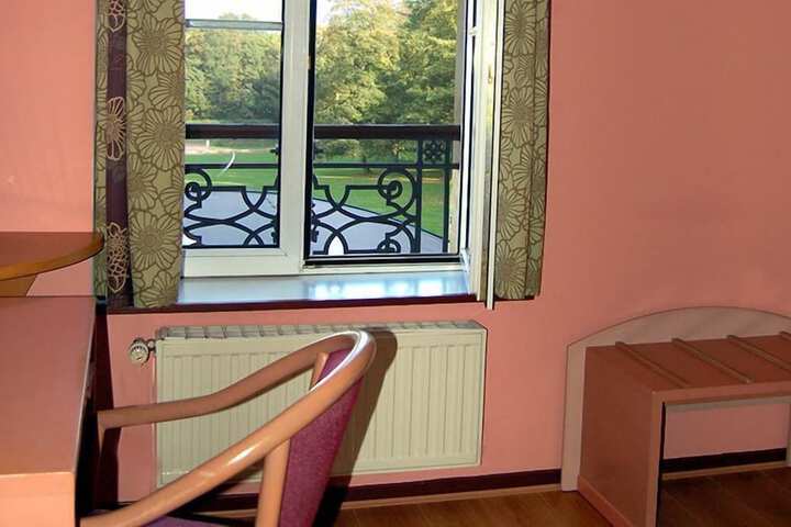 Room 8 of 22