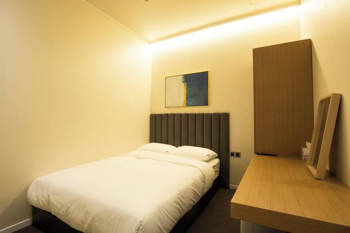 Room 105 of 224