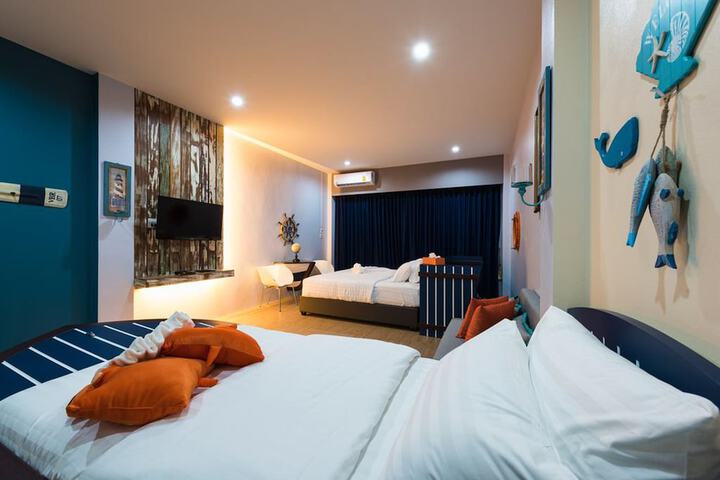 Room 6 of 36