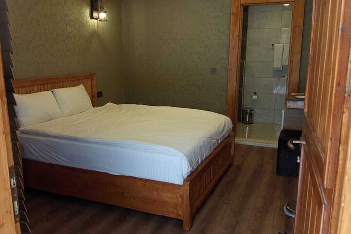 Room 15 of 36