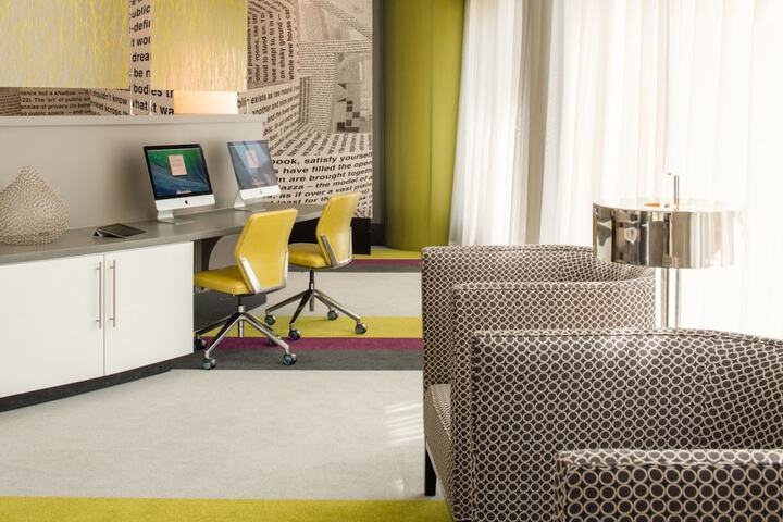 Business Center 31 of 35