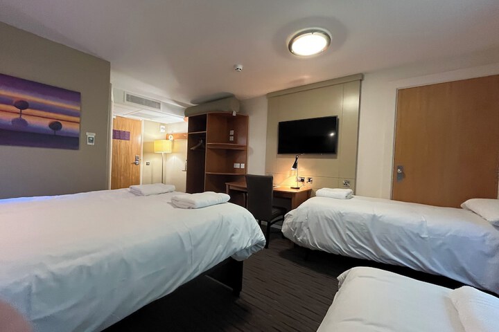 Room 8 of 59