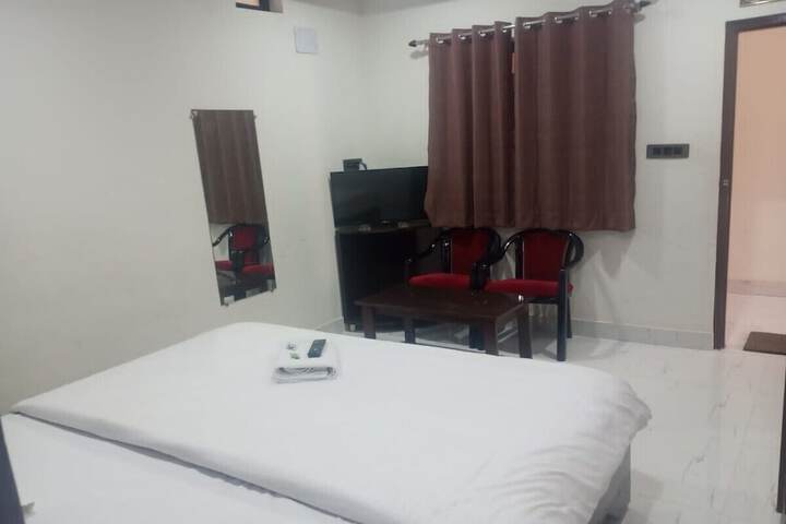 Room 10 of 38