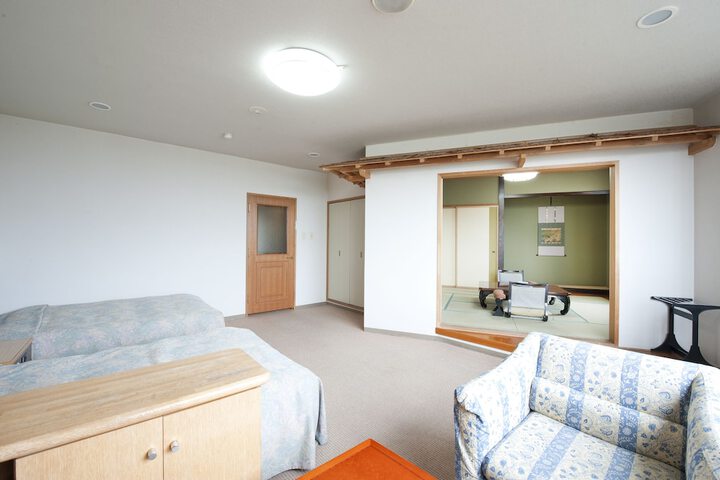 Room 8 of 146