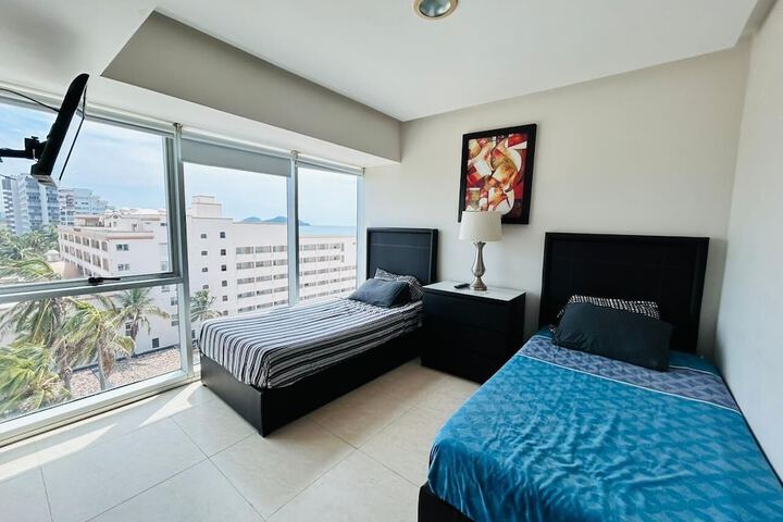 Room 5 of 23