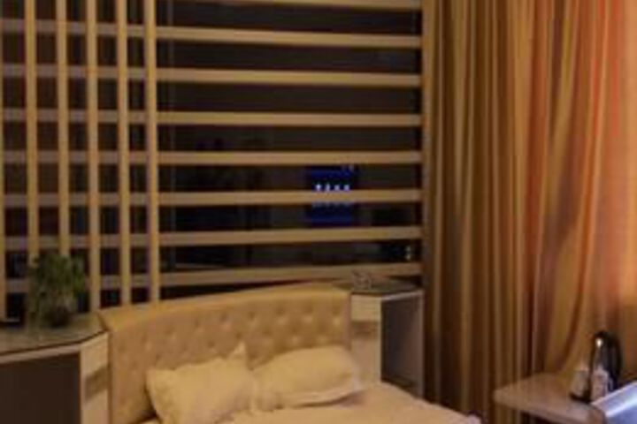 Room 25 of 83