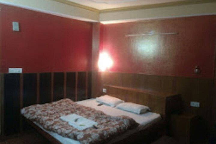Room 13 of 21