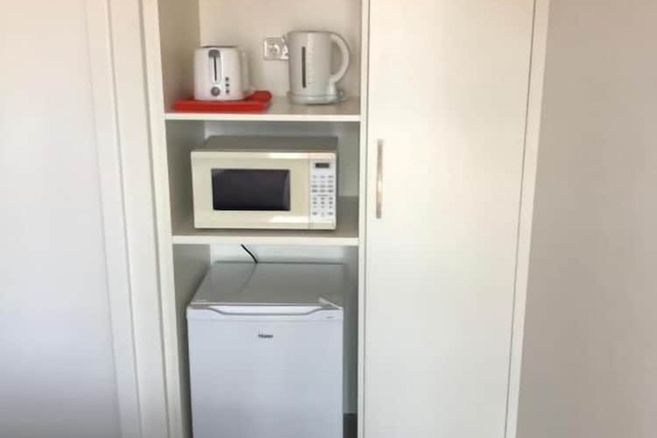 Room 28 of 65