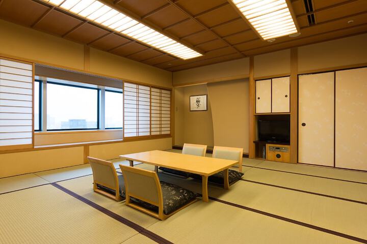 Room 13 of 65