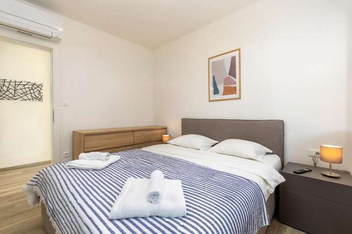 Room 35 of 194