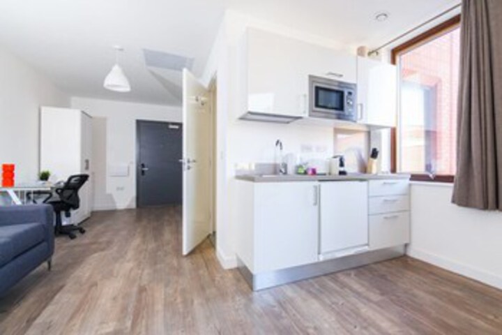 Bright & Modern Studio in Central Liverpool