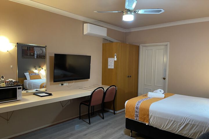 Room 20 of 54
