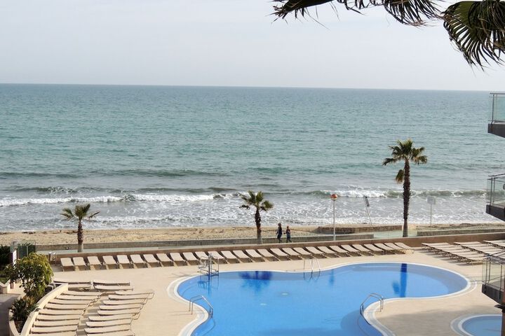 Pool 53 of 153