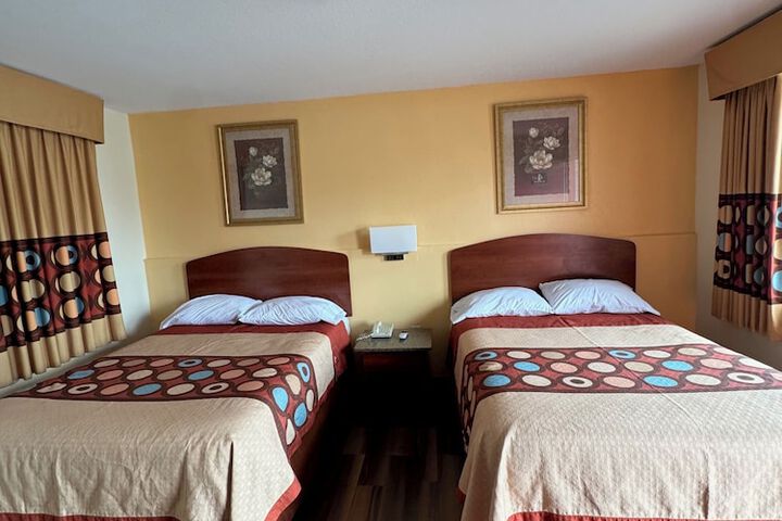 Room 9 of 21