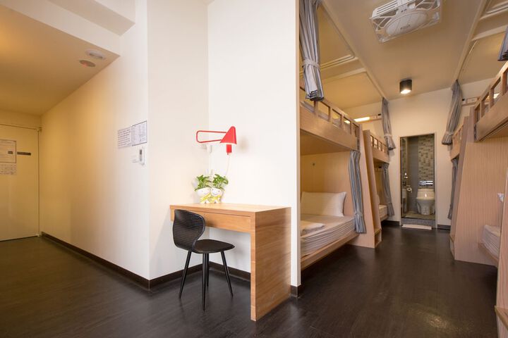Room 8 of 78