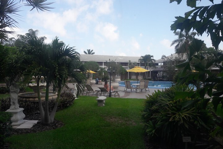 Best western palm beach lakes