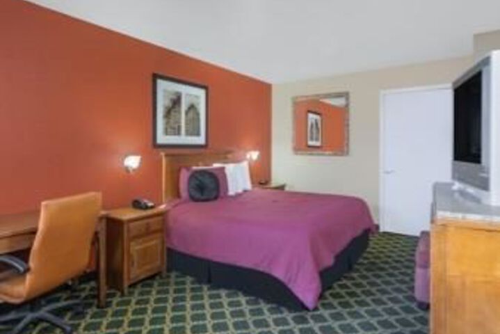Room 105 of 128