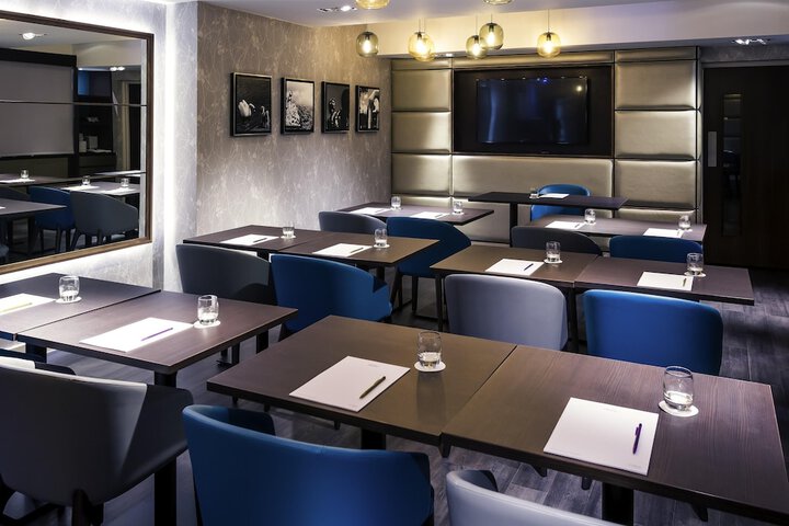 Business Center 104 of 116