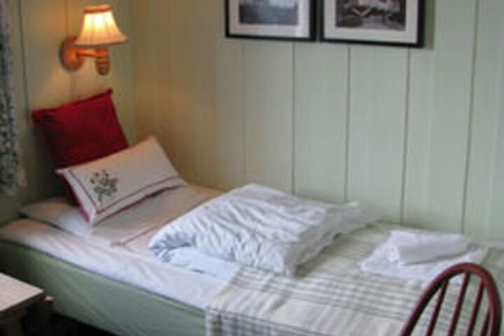 Room 8 of 19