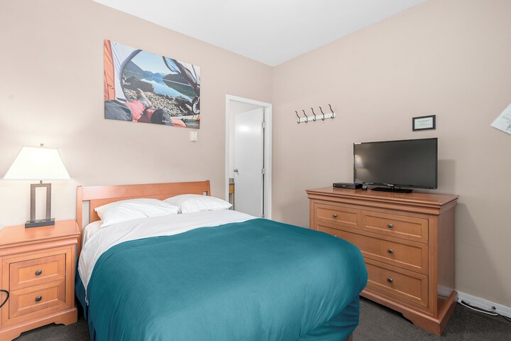 Room 10 of 83