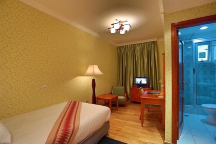 Room 17 of 42