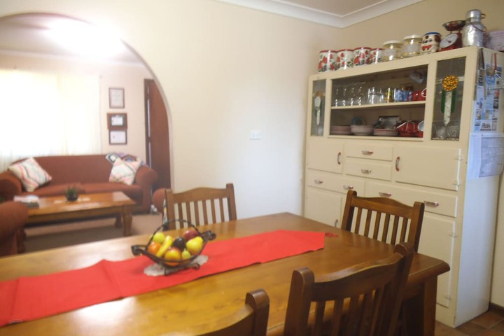 Room 10 of 16