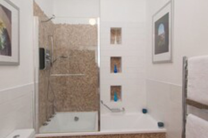 Room 2 of 21
