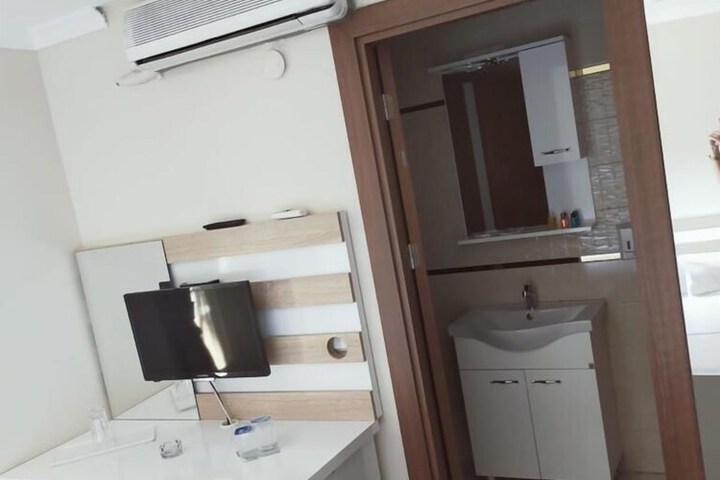 Room 16 of 27