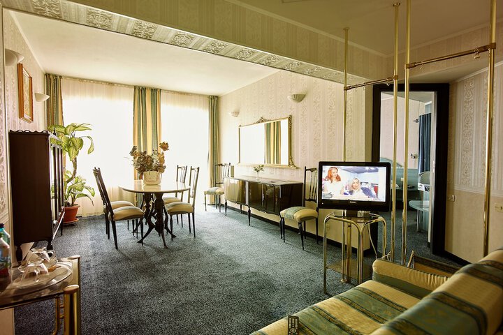 Room 21 of 63