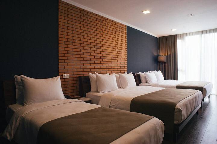 Room 17 of 240